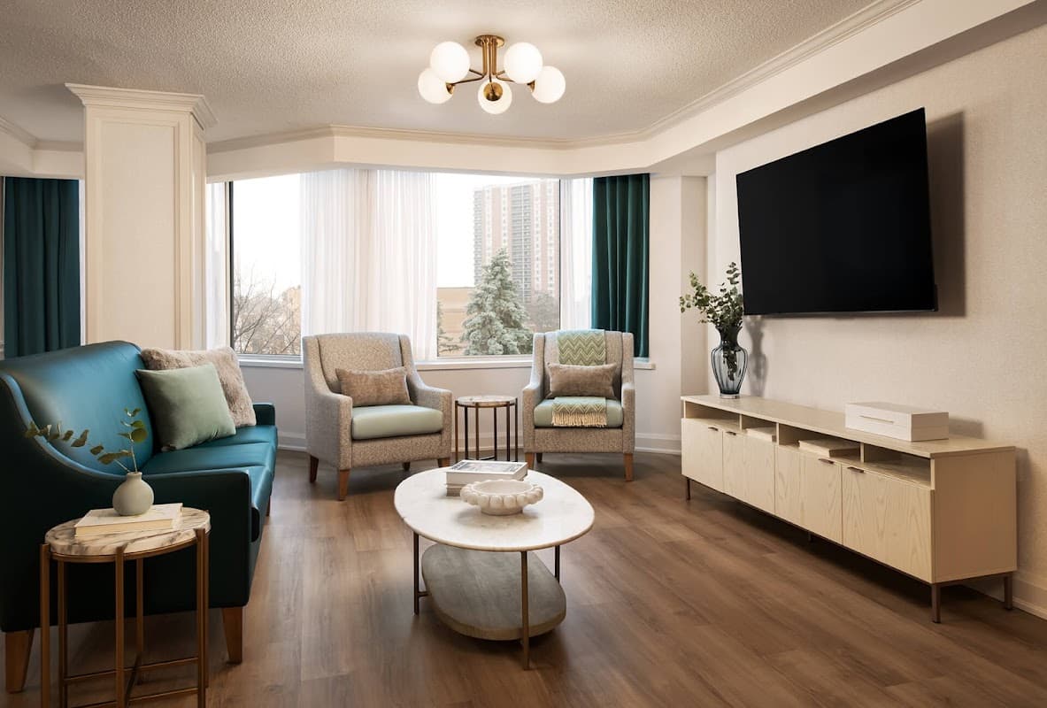 The Briton House - Photo 3