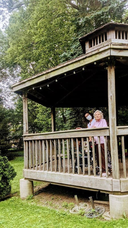 Signature Retirement Living - Photo 2