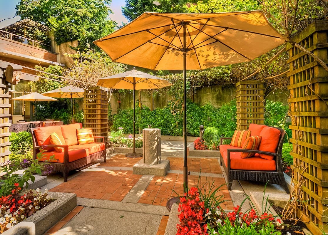 Amica Balmoral - Photo 1