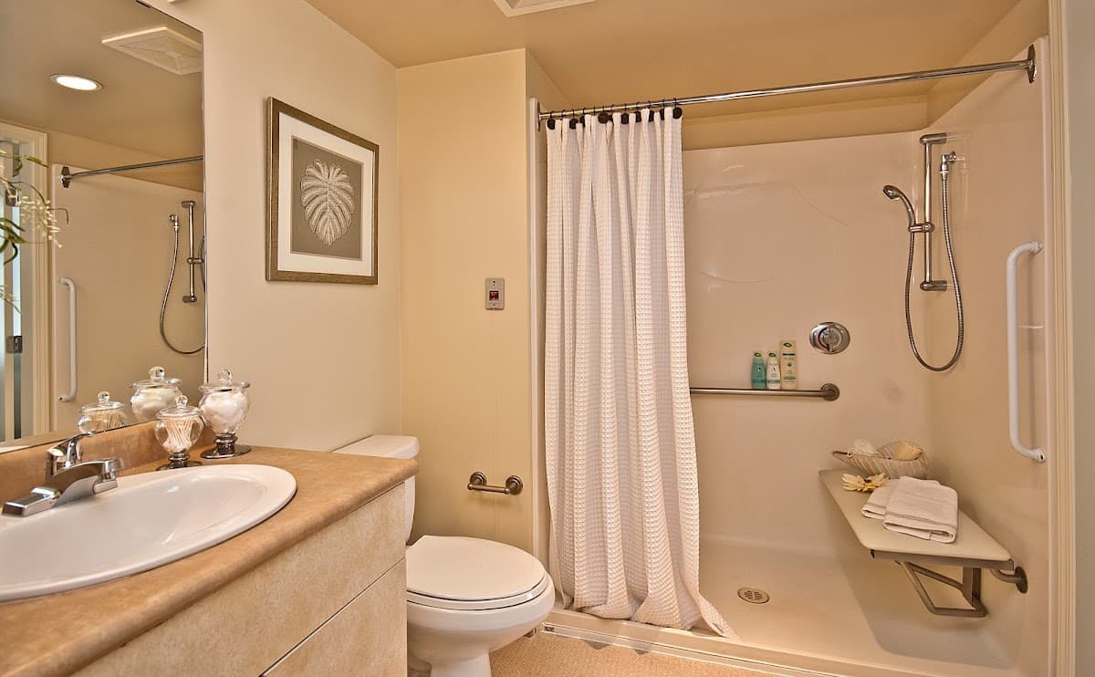 Amica Balmoral - Photo 3