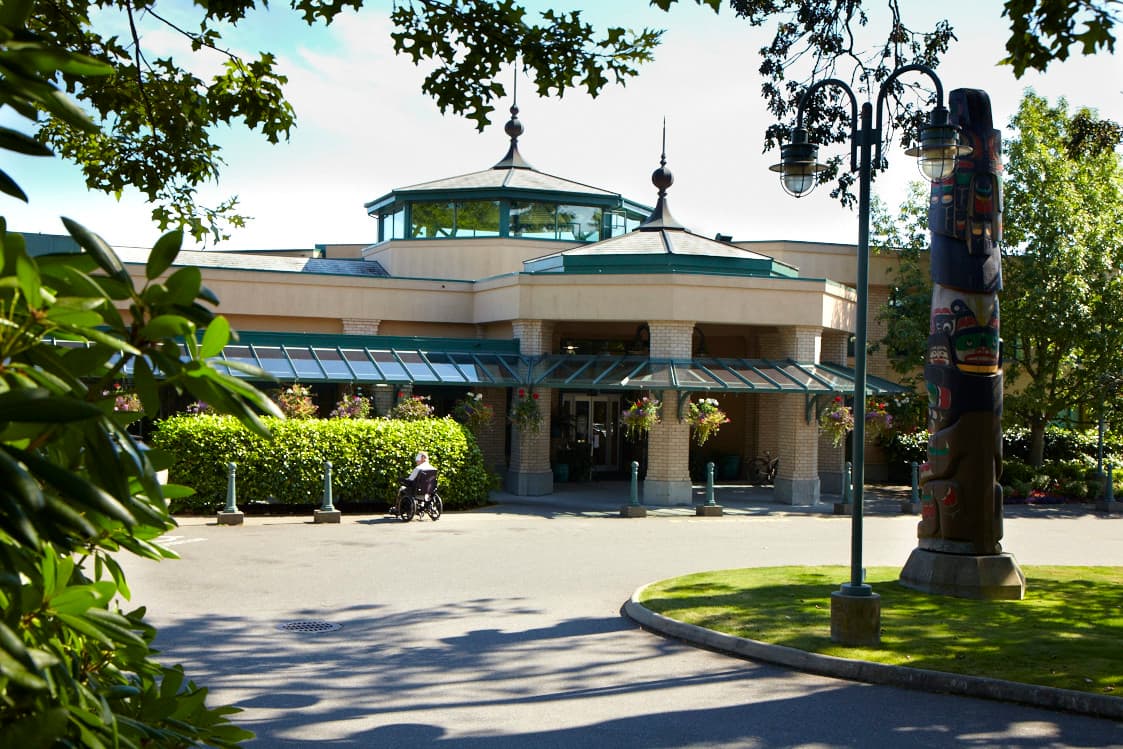 Veterans Memorial Lodge - Photo 1