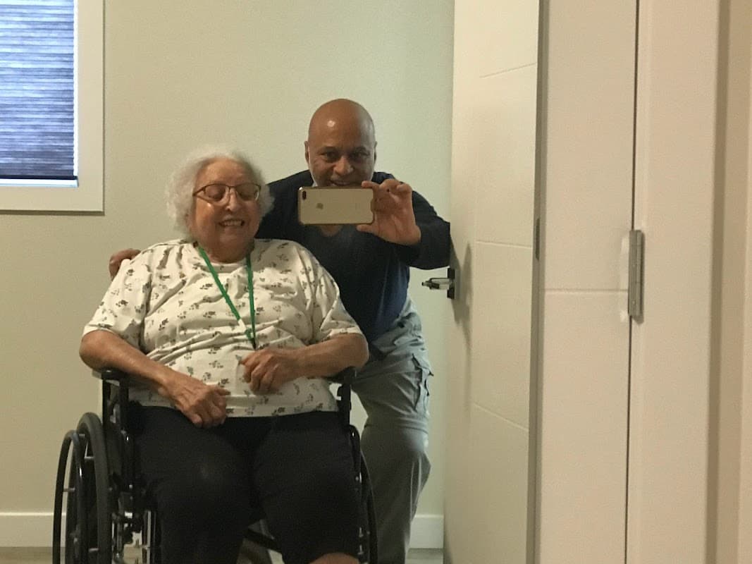 Warm 'n' Cozy Care Homes - Photo 3