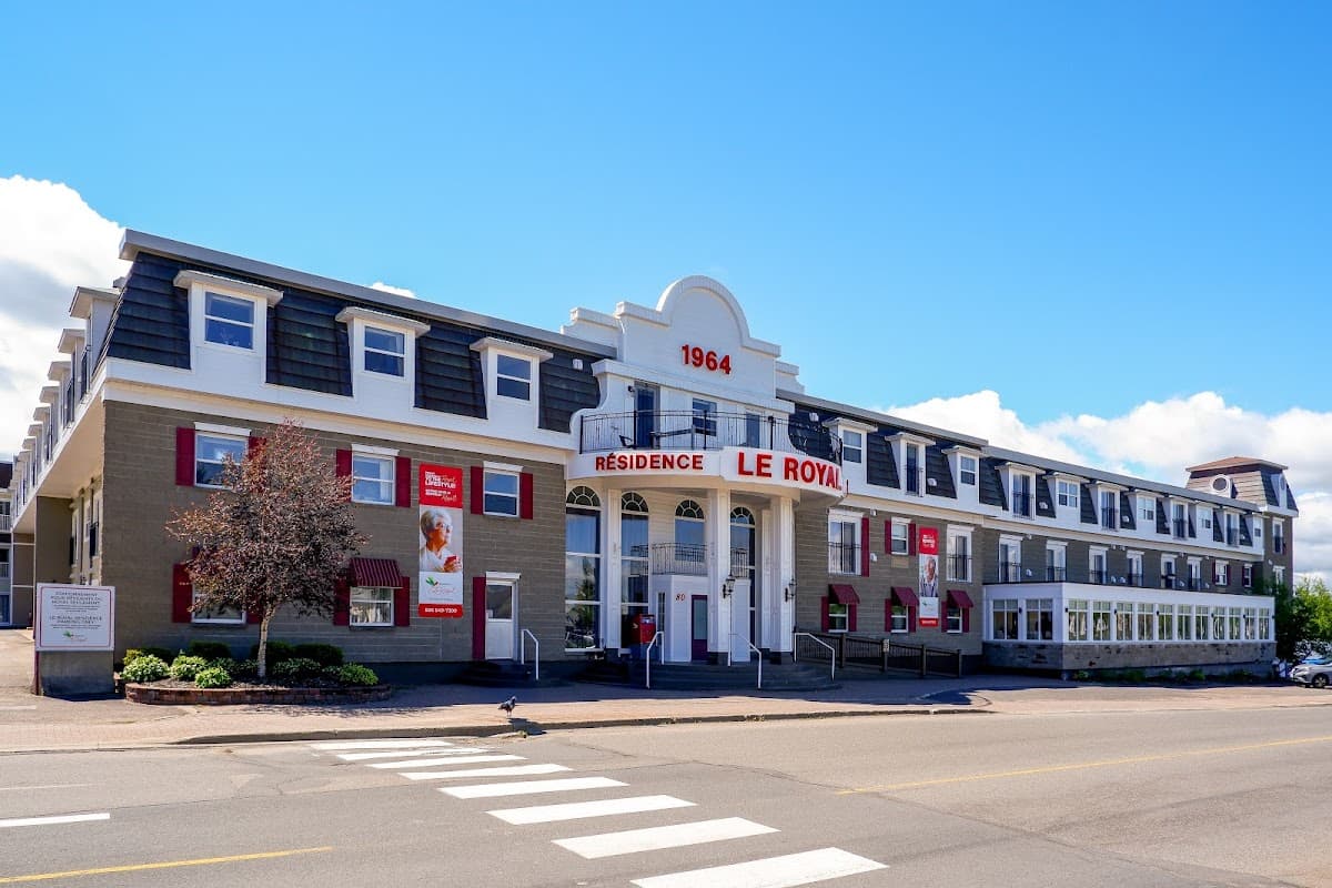 Royal Residence - Photo 3