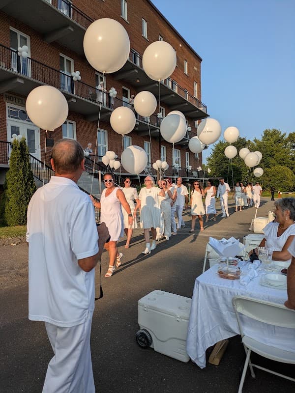 Religieuses Hospitaliers - Photo 1