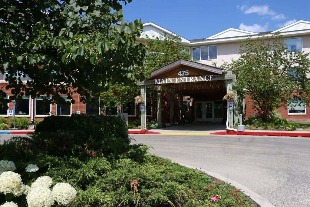 Lindenwood Manor - Photo 1