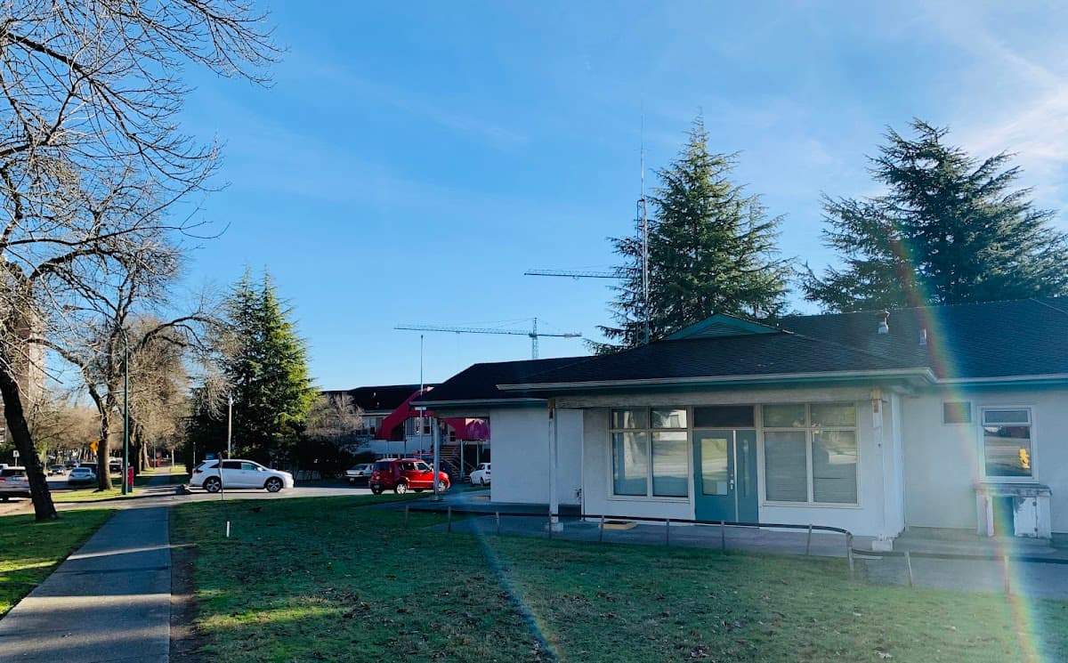 Oak Care Centre - Photo 2