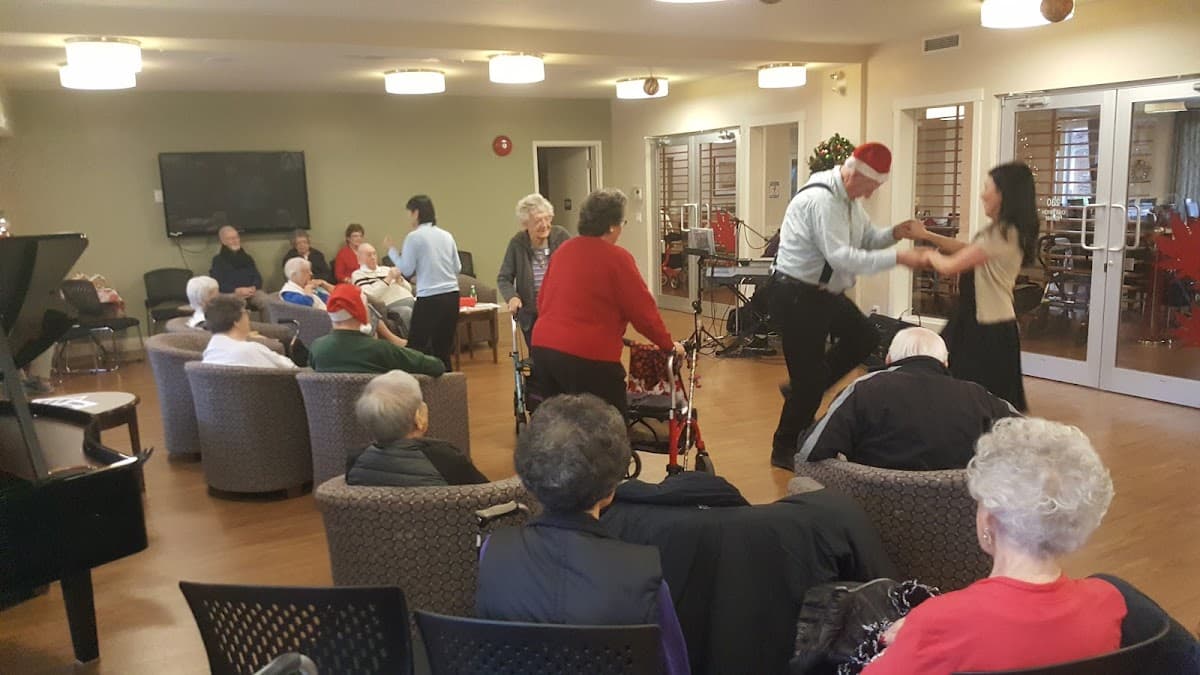 Maple Residences The - Photo 3