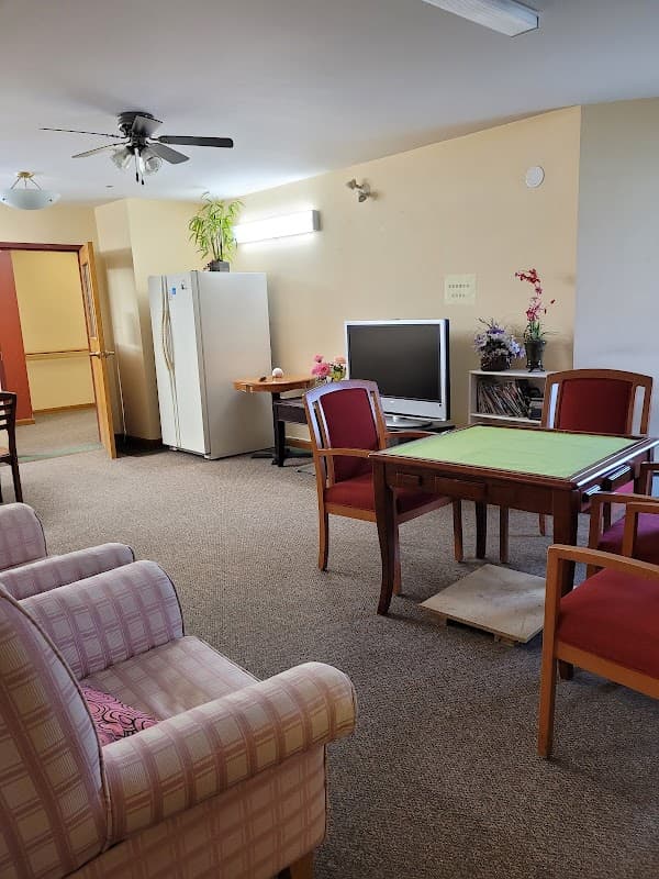 Oak Tree House Retirement Home - Photo 2