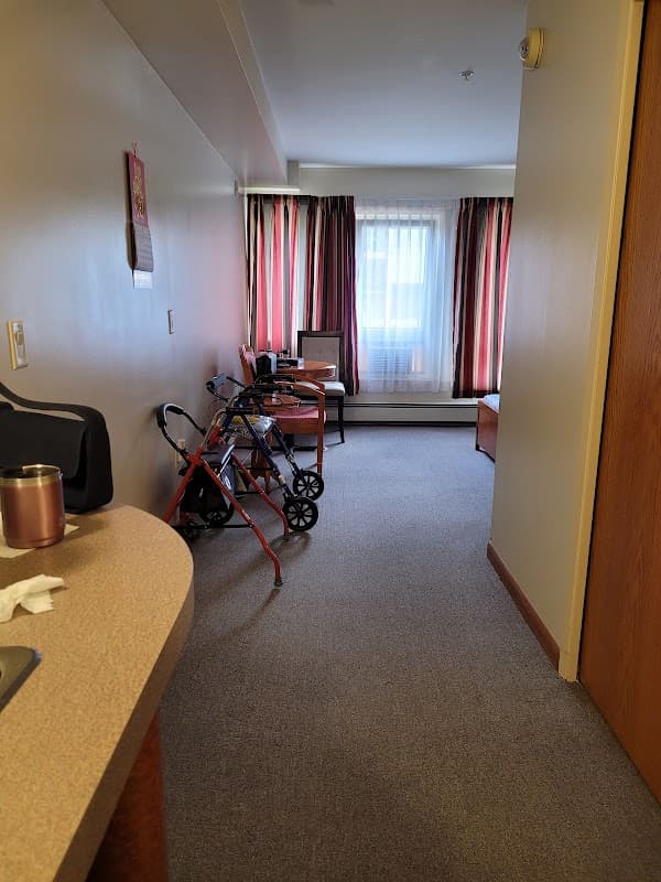 Oak Tree House Retirement Home - Photo 3