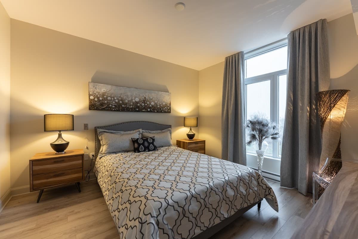 Chartwell Grenadier Retirement Residence - Photo 2