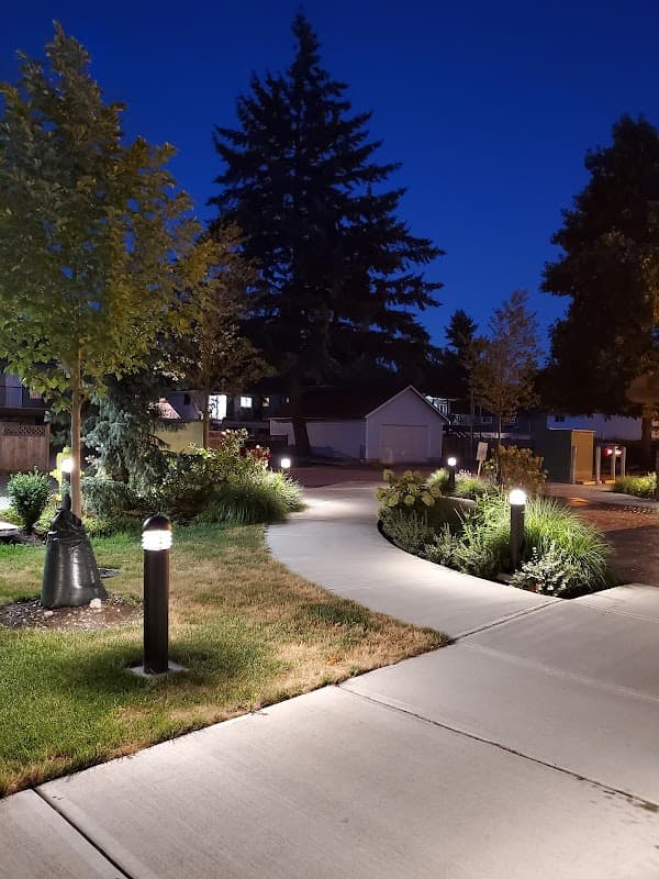 Dogwood Manor - Photo 3