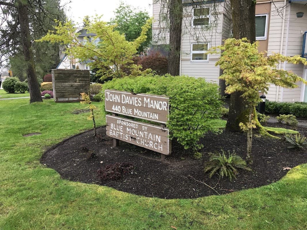 John Davis Manor - Photo 1