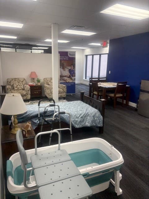 Senior Helpers - Photo 2