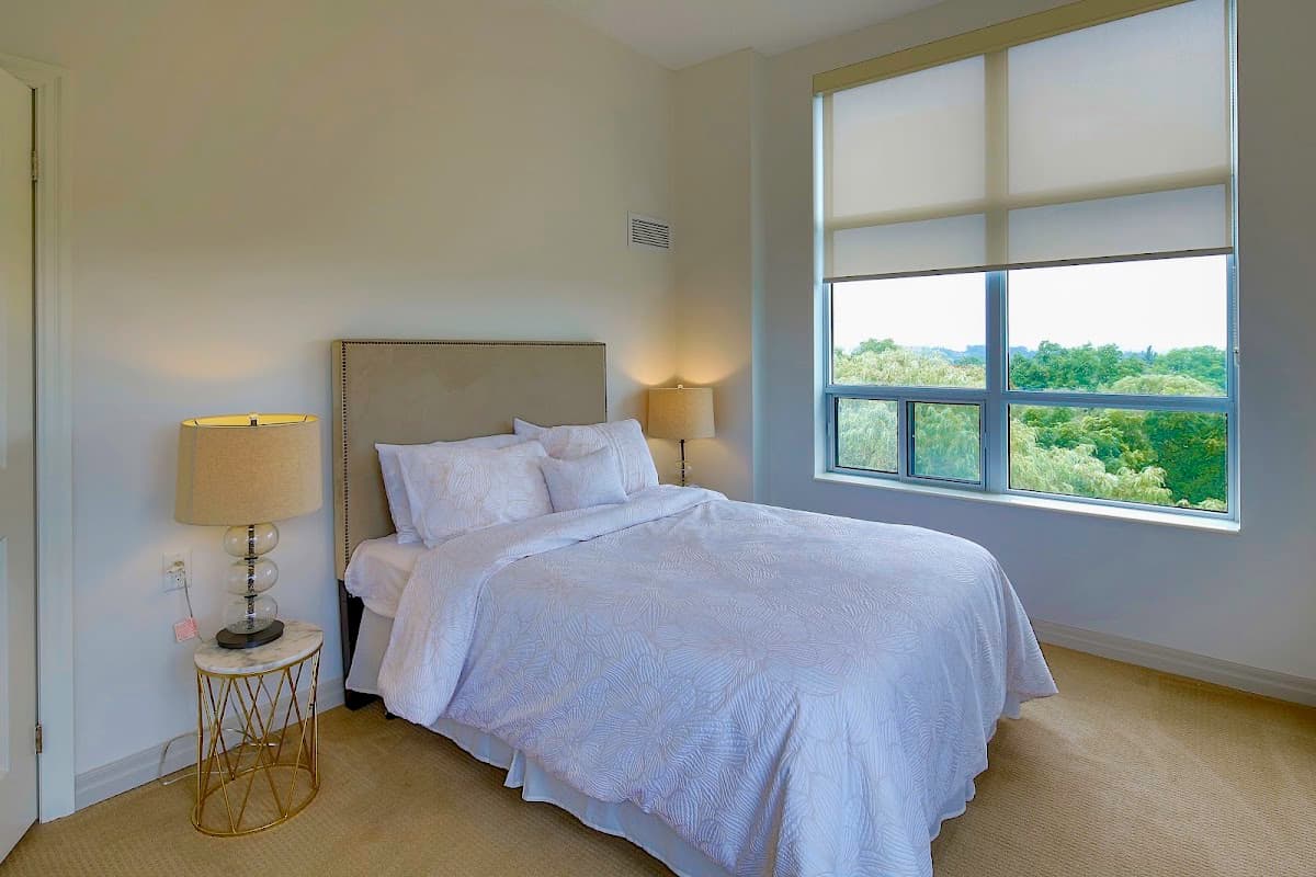 The Renoir - Photo 2