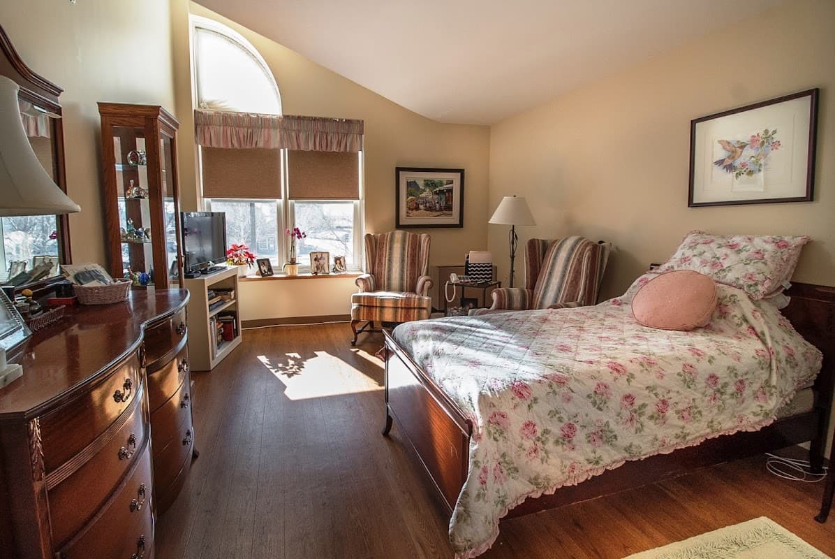 Bloor Street West Village Retirement Residence - Photo 2