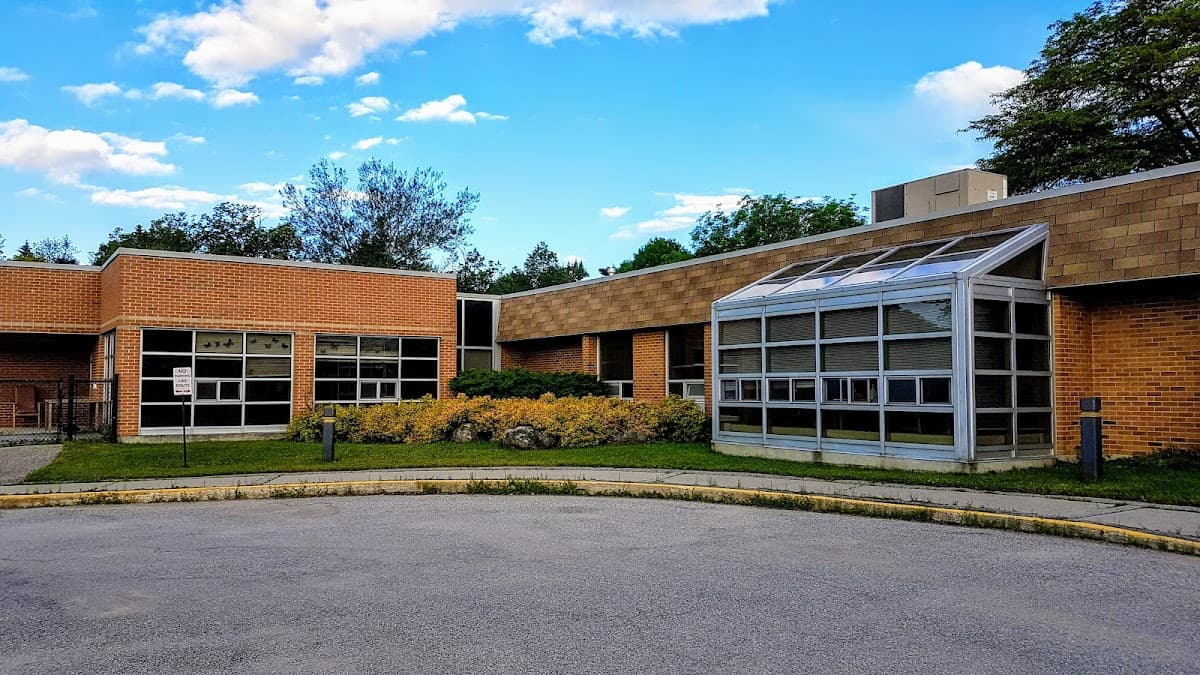 Trillium Manor - Photo 2