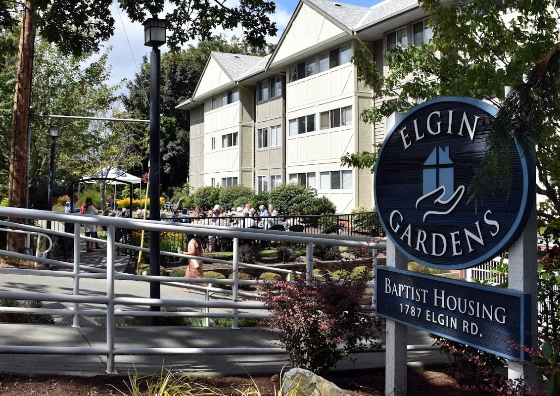 Elgin Gardens - Photo 2