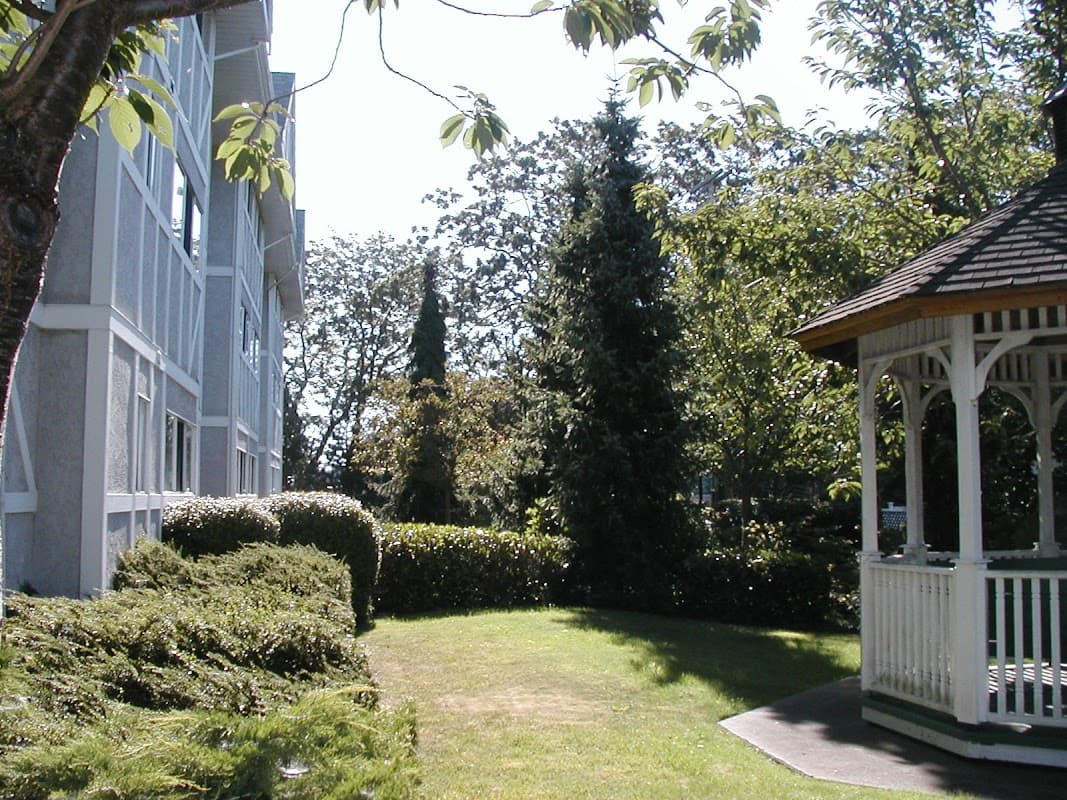 Elgin Gardens - Photo 3