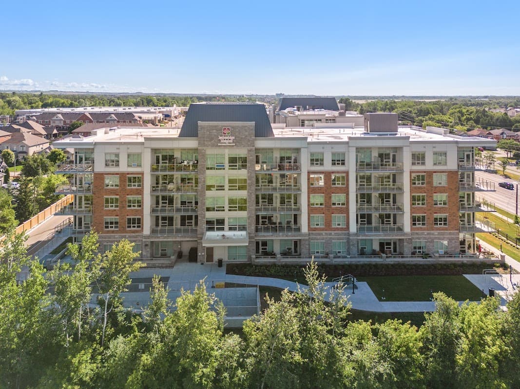 Lakeridge Heights Retirement Residence - Photo 1