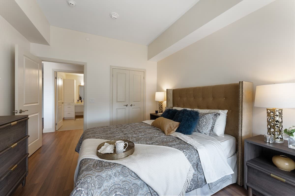 Lakeridge Heights Retirement Residence - Photo 2