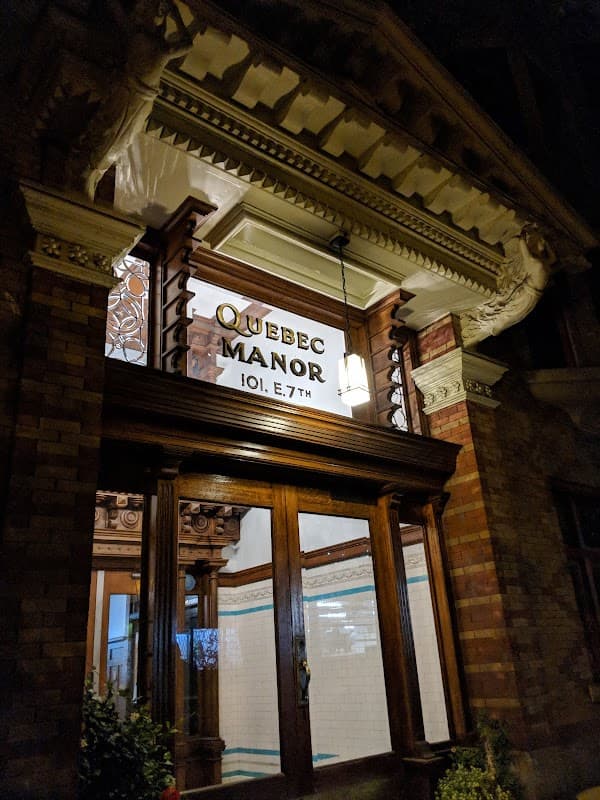 Quebec Manor - Photo 3