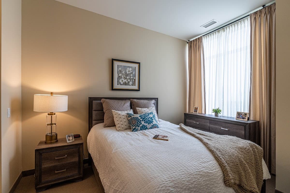 Holland Gardens Retirement Residence - Photo 2