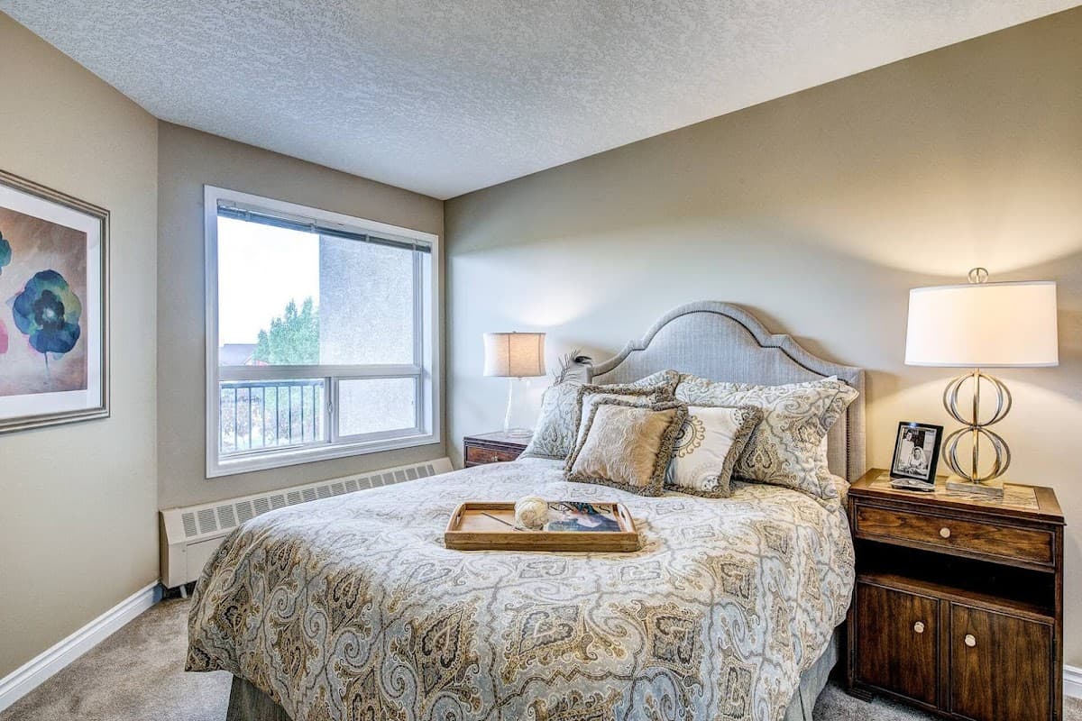 McKenzie Towne - Photo 2