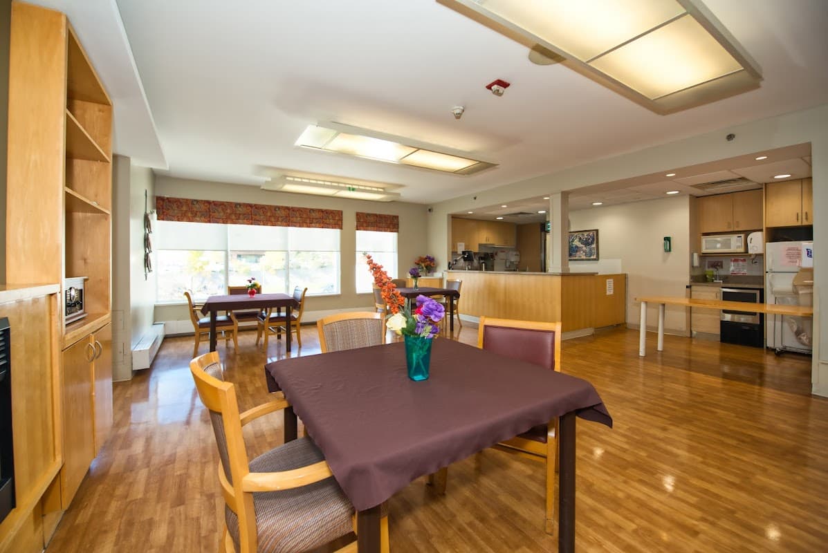 Extendicare Elginwood - Photo 3