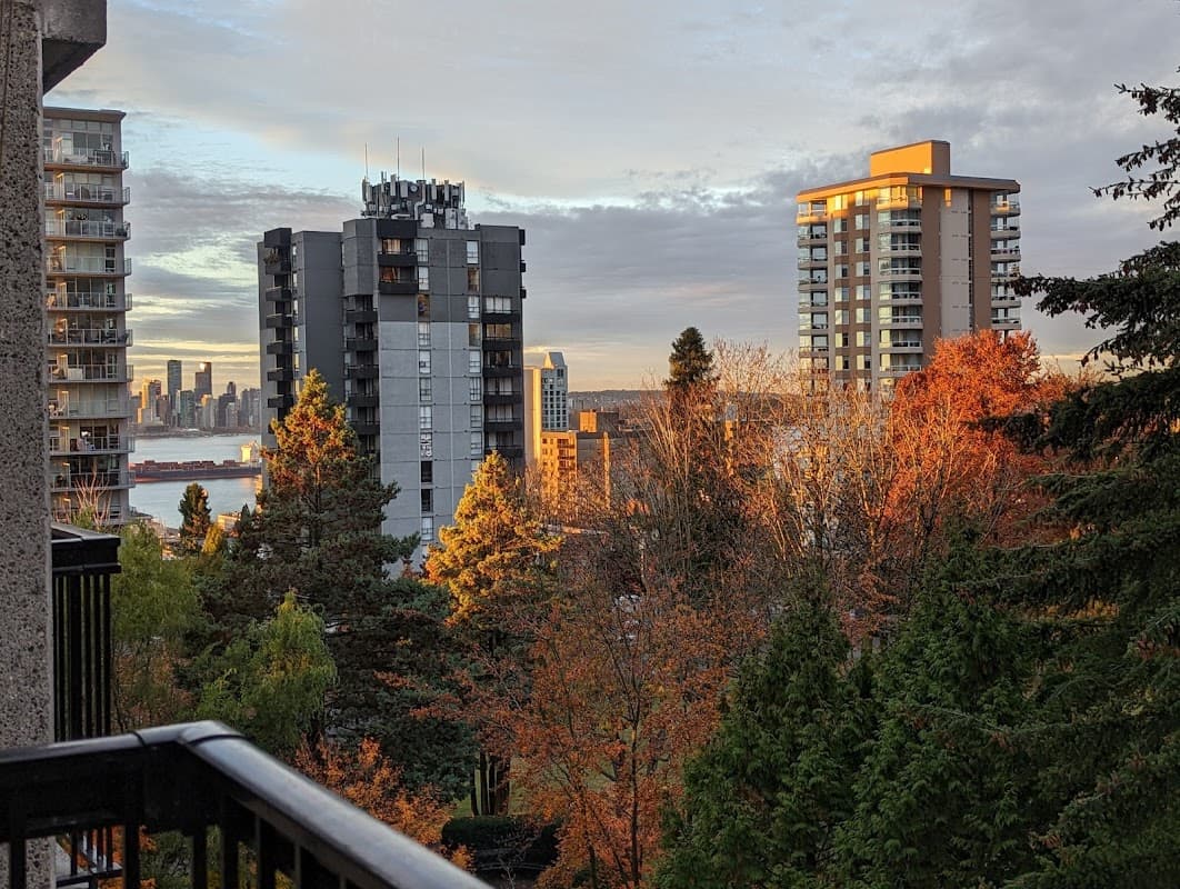 Hillridge Apartments - Photo 1