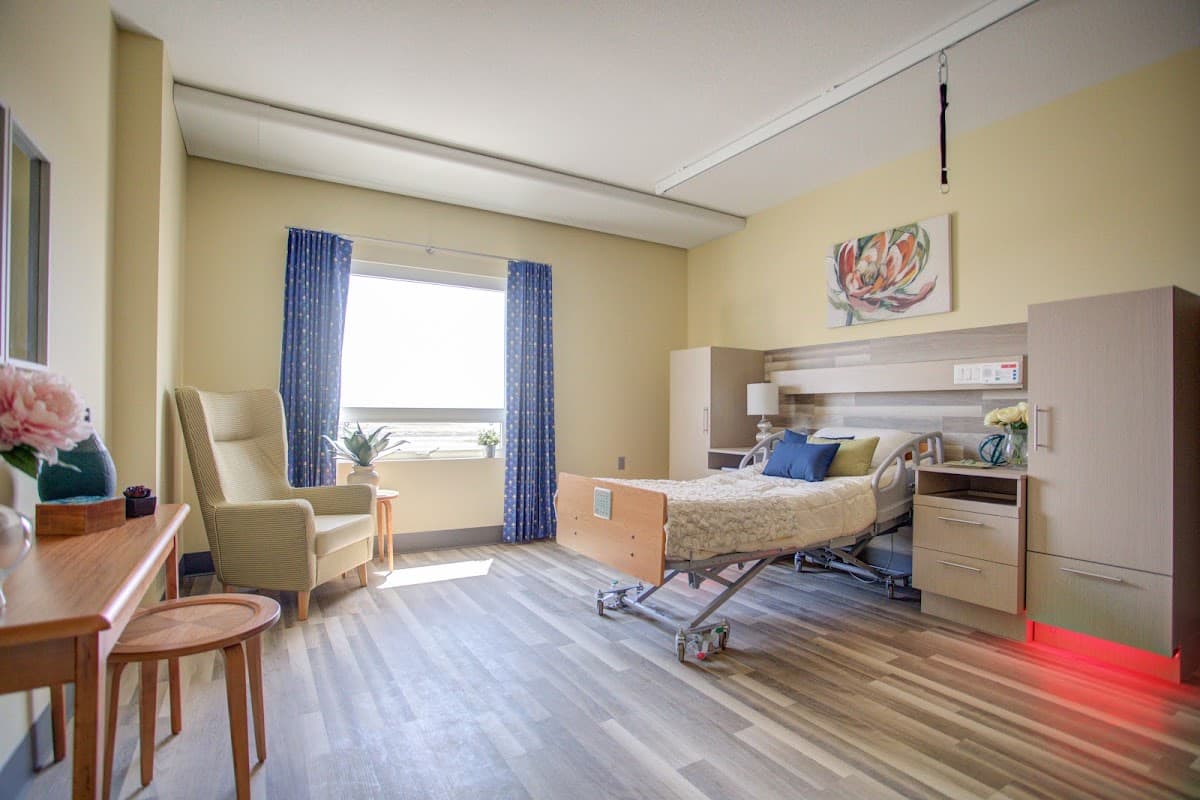 AgeCare SkyPointe - Photo 3