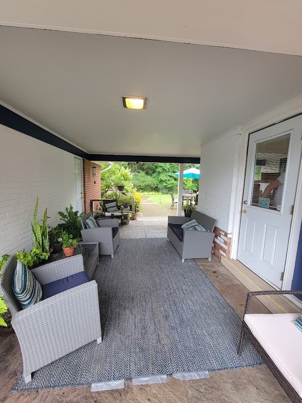 Hill House Hospice - Photo 3