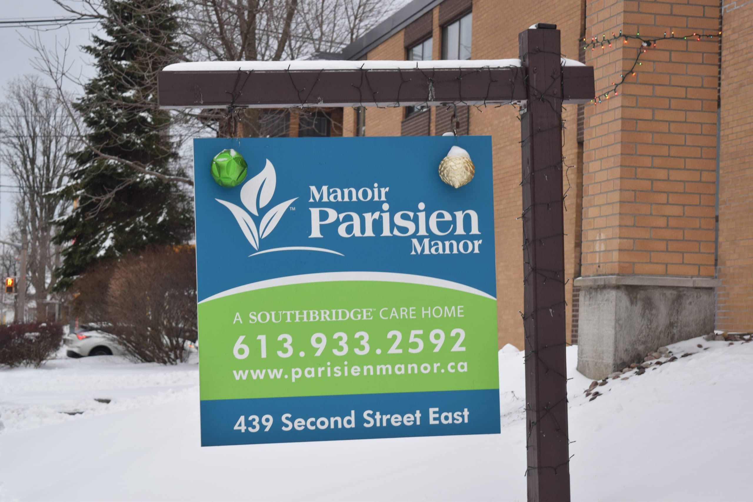 Parisien Manor - Photo 1