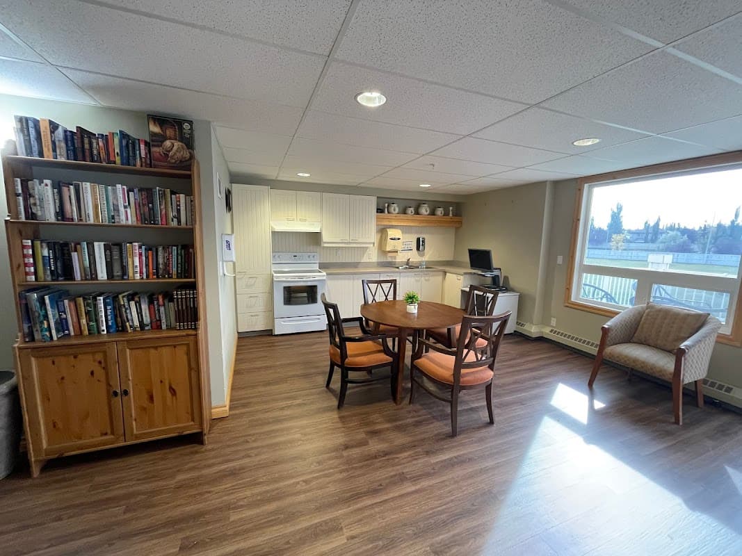 Luxstone Senior Living - Photo 3