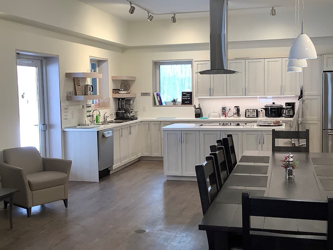 Mariposa House Hospice - Photo 2