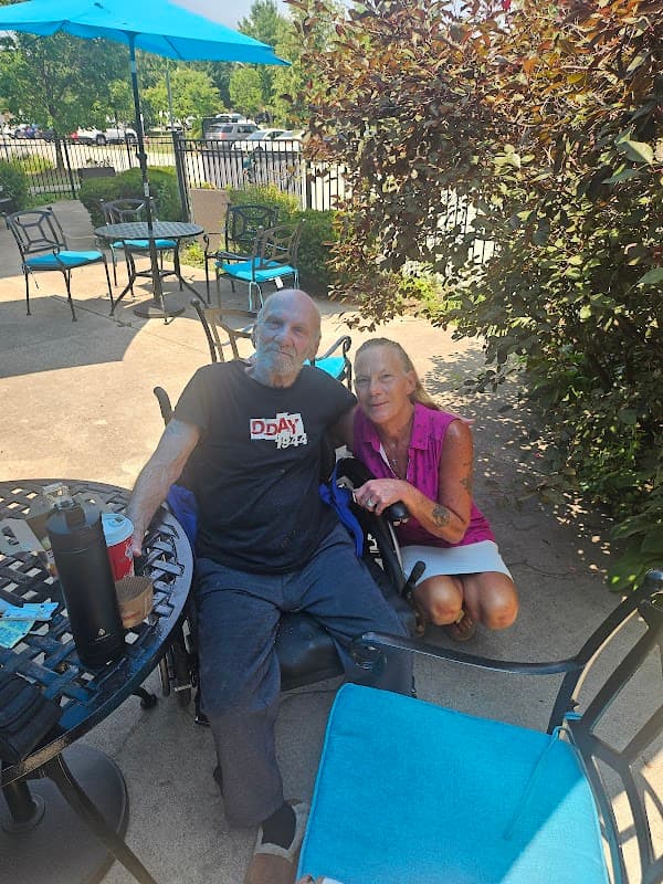 AgeCare Glen Oaks - Photo 2