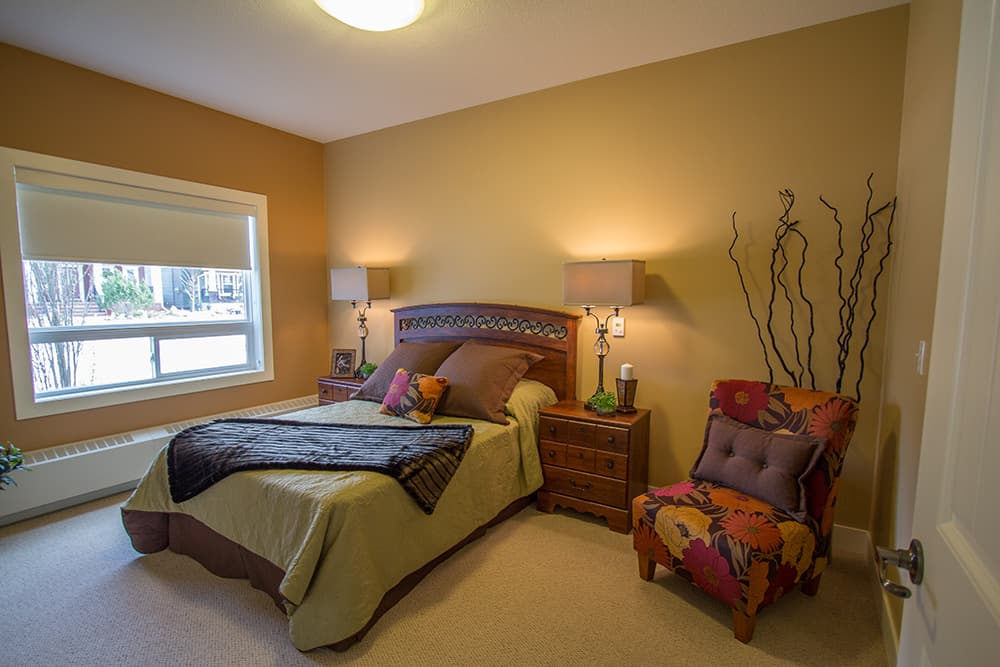 Evanston Grand Village - Photo 2