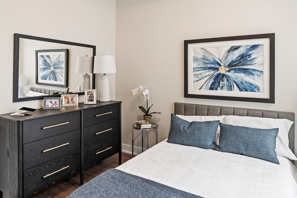 The Shores of Port Credit Luxury Apartments - Photo 2