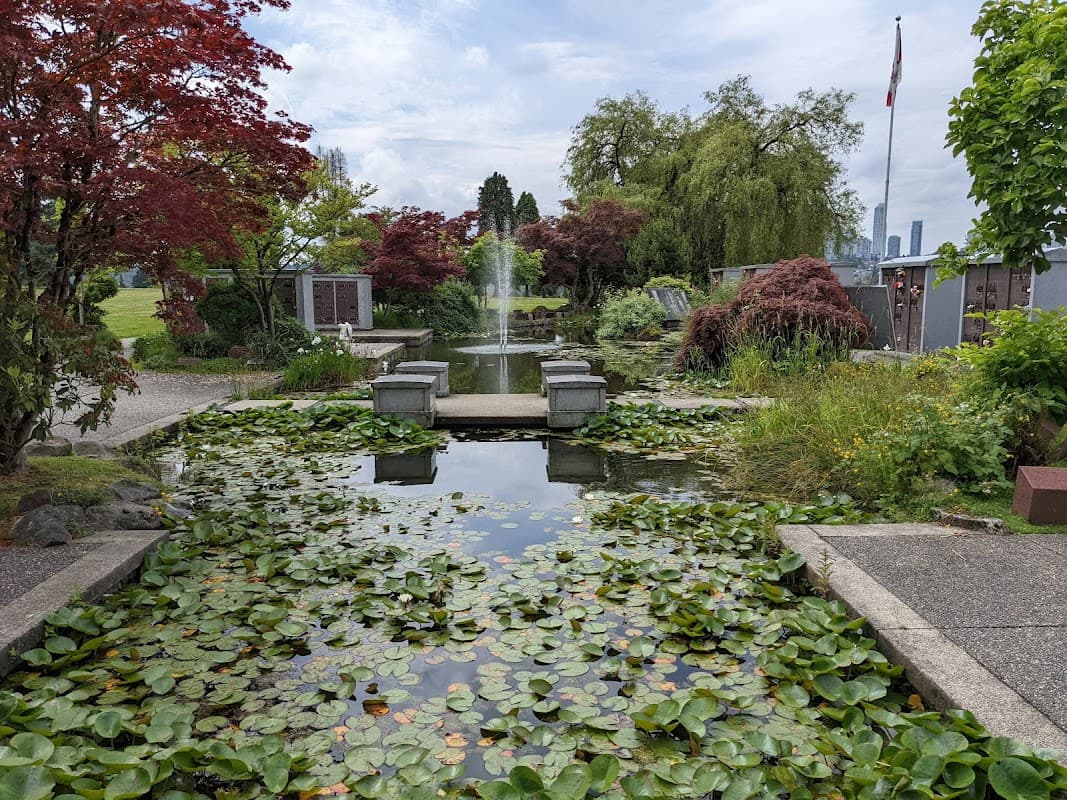 Lakeside Gardens - Photo 1