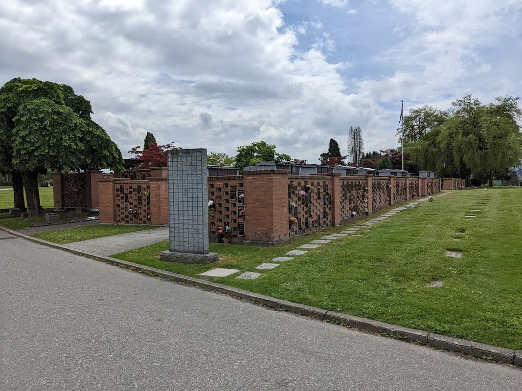 Lakeside Gardens - Photo 2