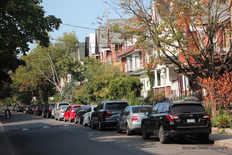 Kensington - Photo 1