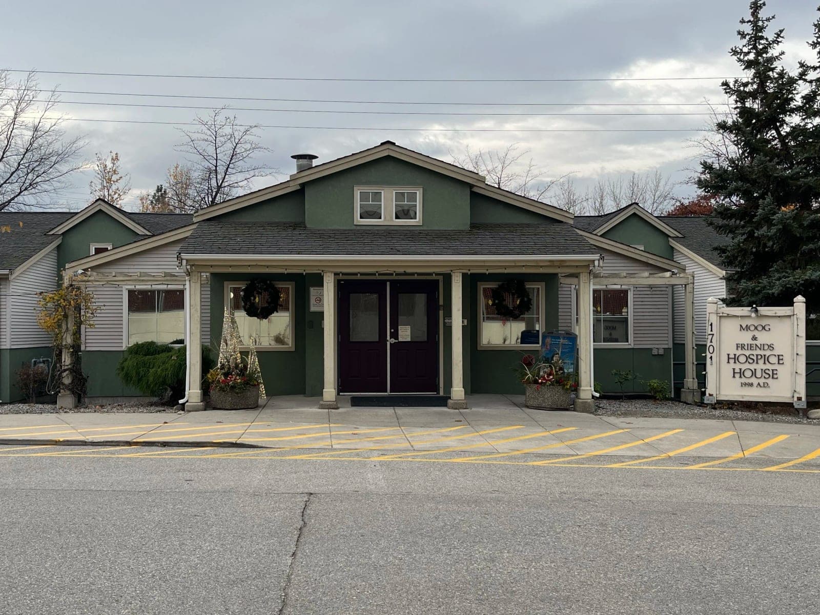 SeniorHome.ca - Moog and Friends Hospice House