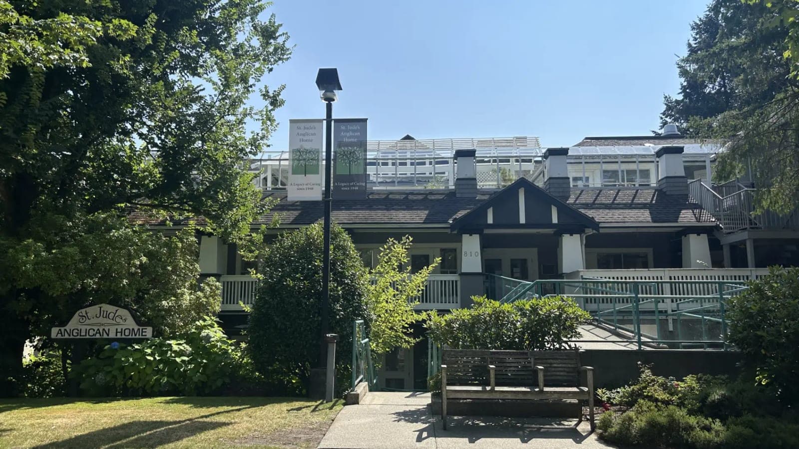 SeniorHome.ca - St. Jude's Anglican Home