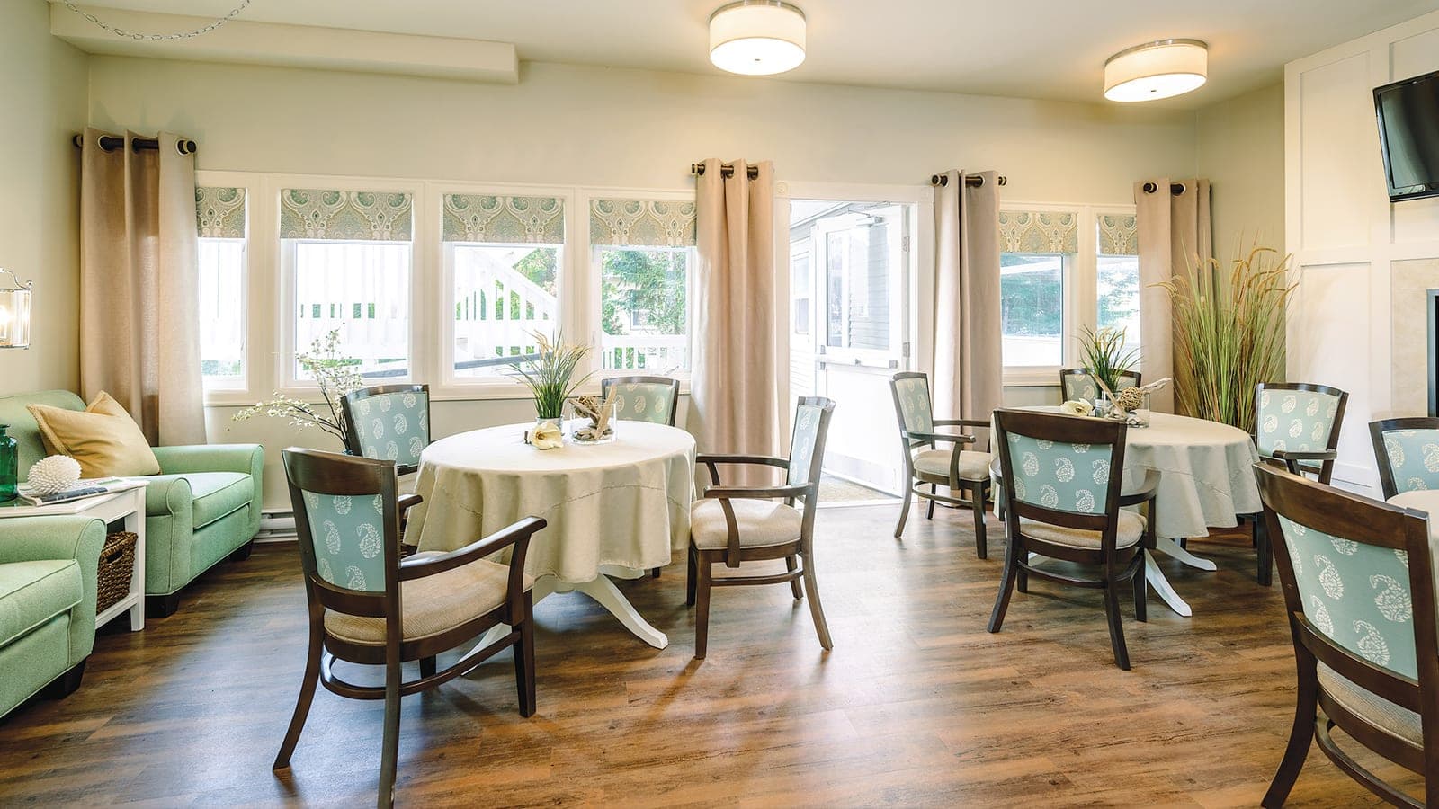 SeniorHome.ca - Clover Point Care