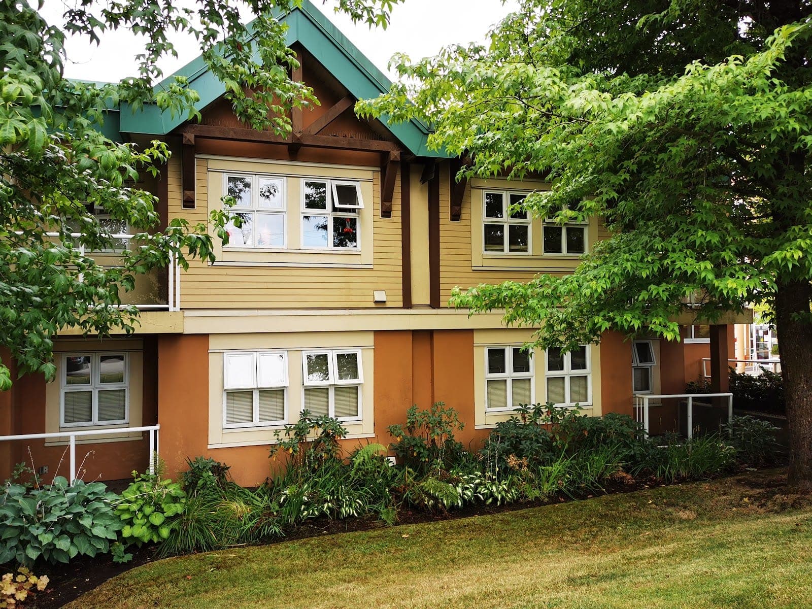 Columbus Residence (photo: Ken Gardner, via Google)