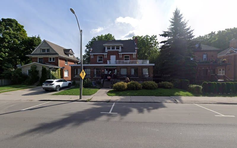 Second Avenue Lodge - Photo 1