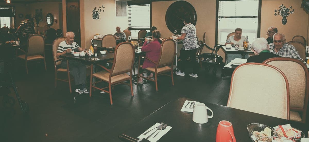 SeniorHome.ca - Rainbow Suites Retirement Residence