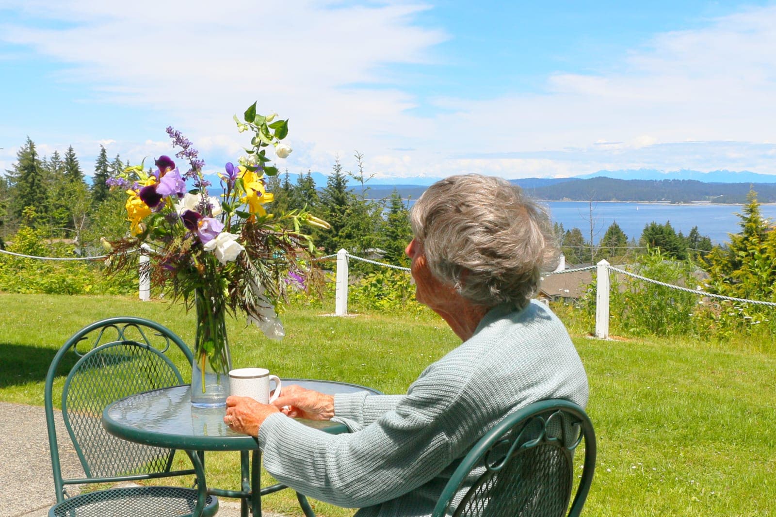SeniorHome.ca - Dovehill Village