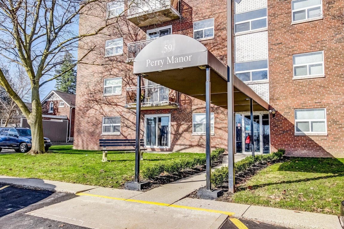 SeniorHome.ca - Perry Manor Apartments