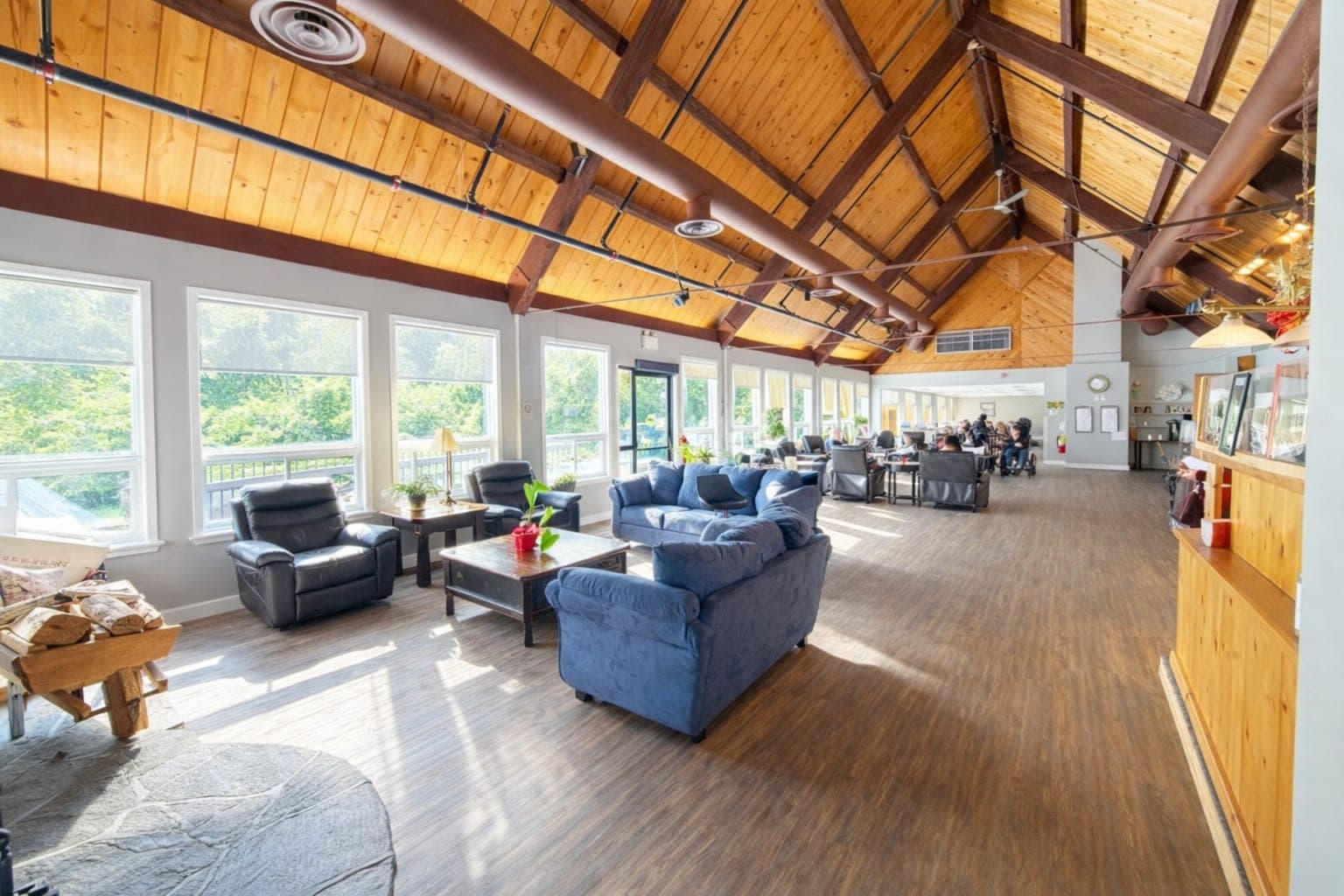 SeniorHome.ca - Riverstone Lodge Retirement Residence
