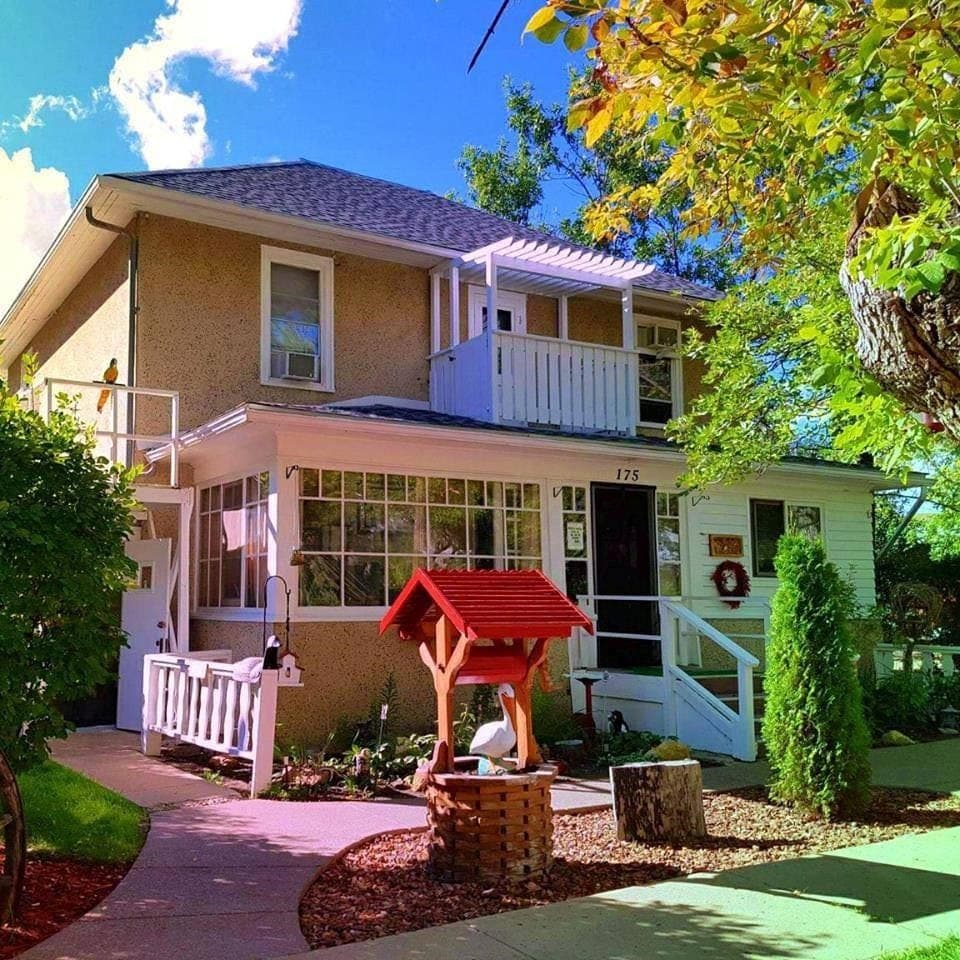 SeniorHome.ca - Grace House